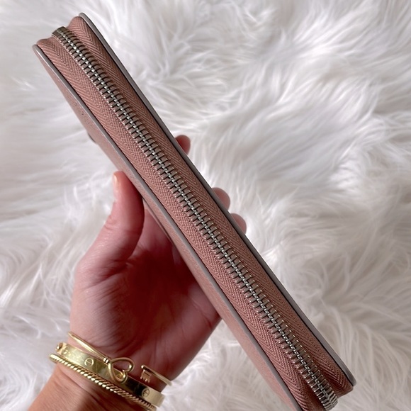 •Louis Vuitton• 🇫🇷 Mahina Zippy Wallet - Picture 6 of 14